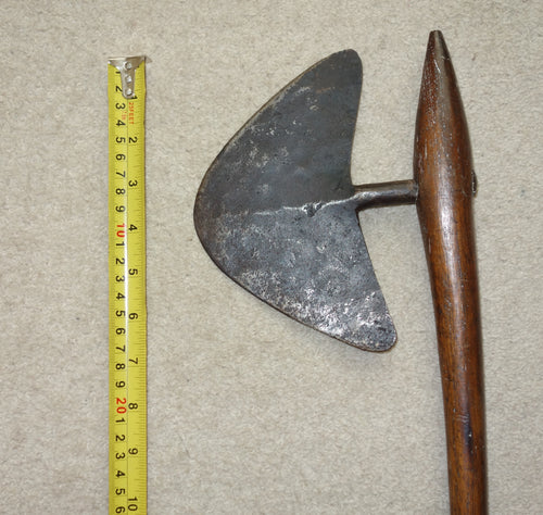 EXCELLENT 19th CENTURY ZULU AXE, ISIZENZE